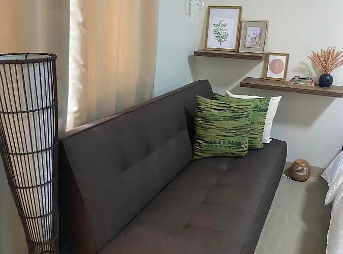 Minimalist In Araneta 4*
