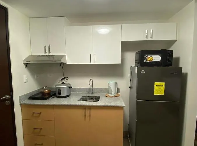 Minimalist In Araneta Aparthotel 4*