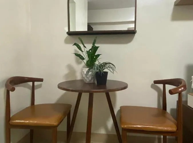Minimalist In Araneta